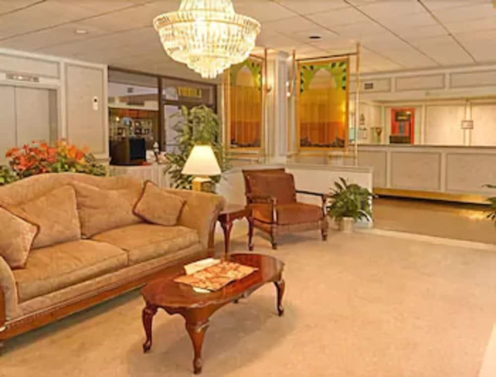 Ramada By Wyndham Paintsville Hotel & Conference Center Exteriör bild