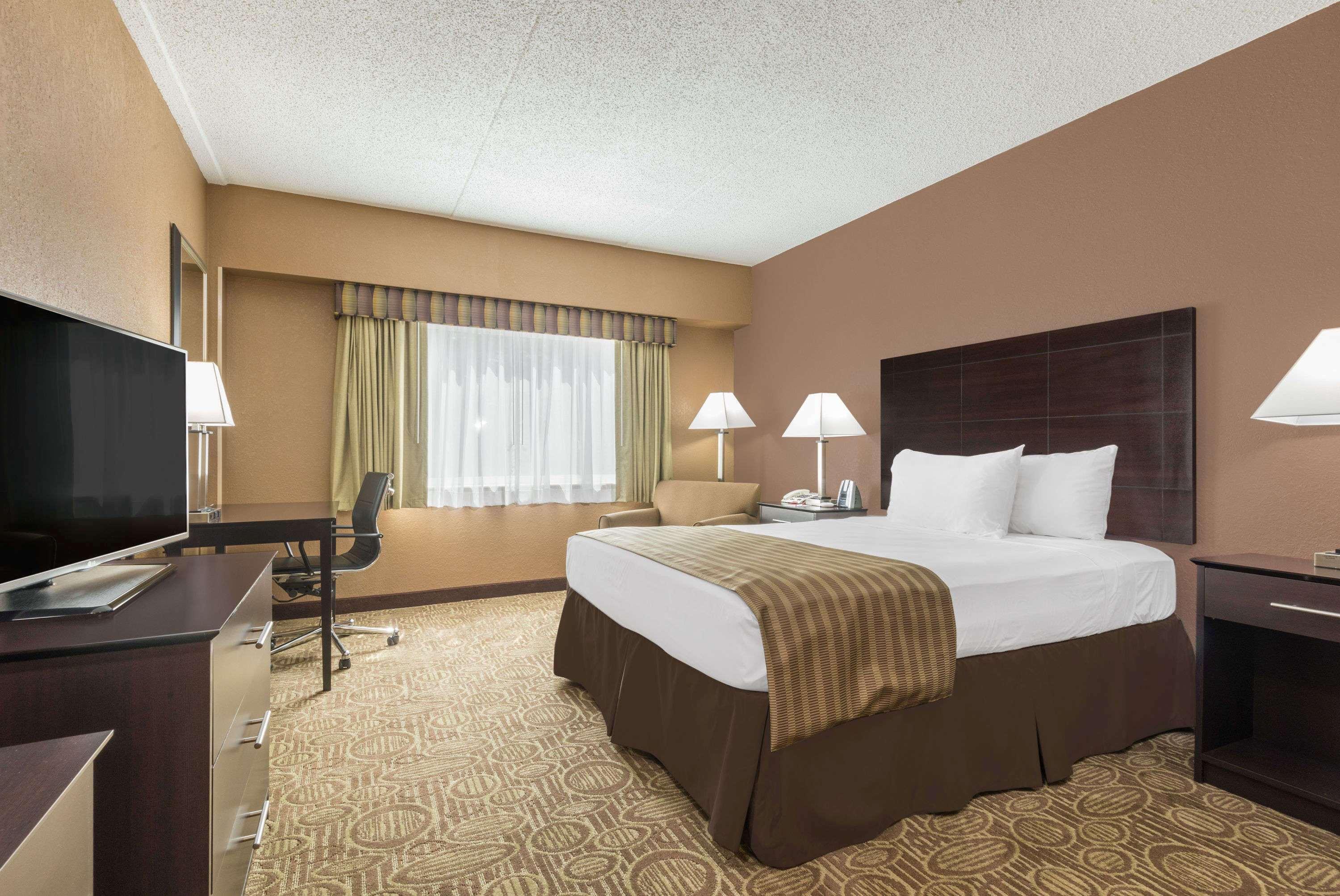 Ramada By Wyndham Paintsville Hotel & Conference Center Exteriör bild