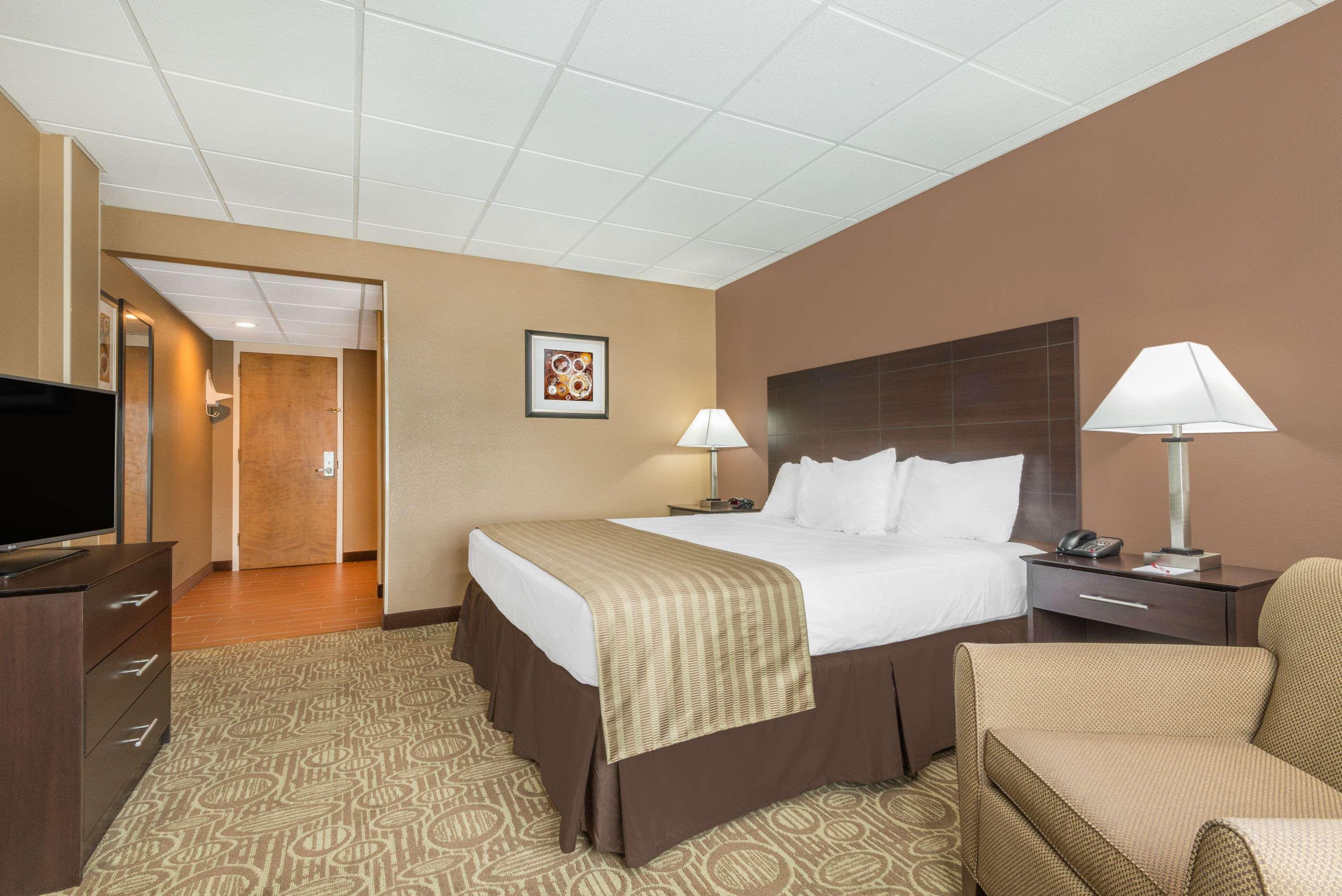 Ramada By Wyndham Paintsville Hotel & Conference Center Exteriör bild