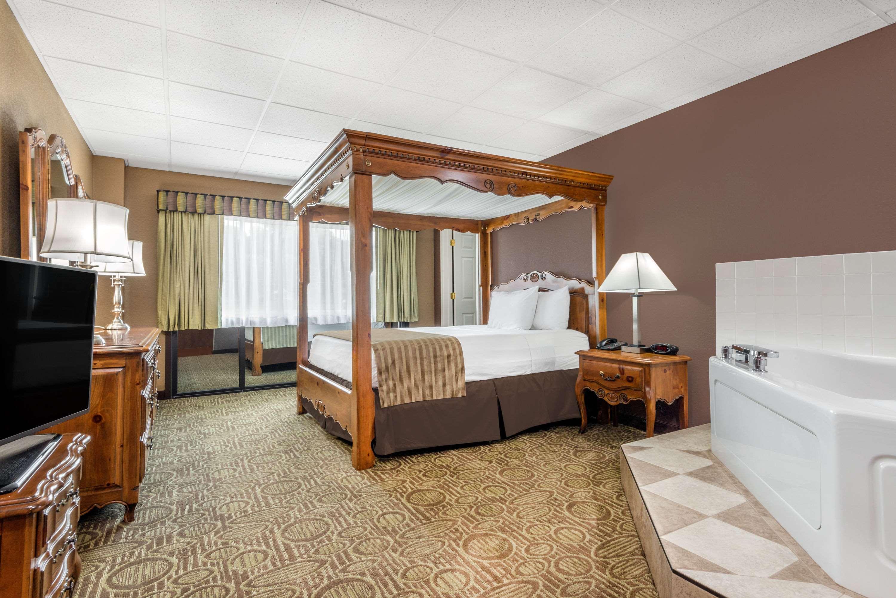Ramada By Wyndham Paintsville Hotel & Conference Center Exteriör bild